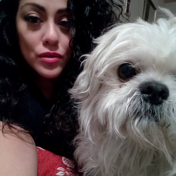 Meet your Posher, Iliana - Picture 2 of 5